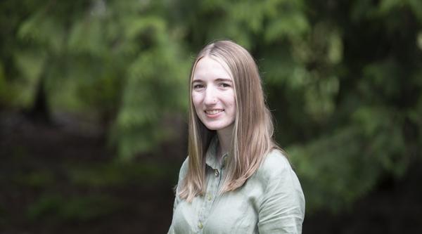 Headshot of Lauryn Mackenzie 