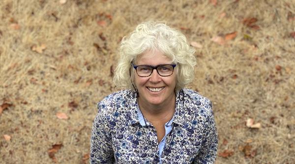 Headshot of Liz Hammond-Kaarremaa.