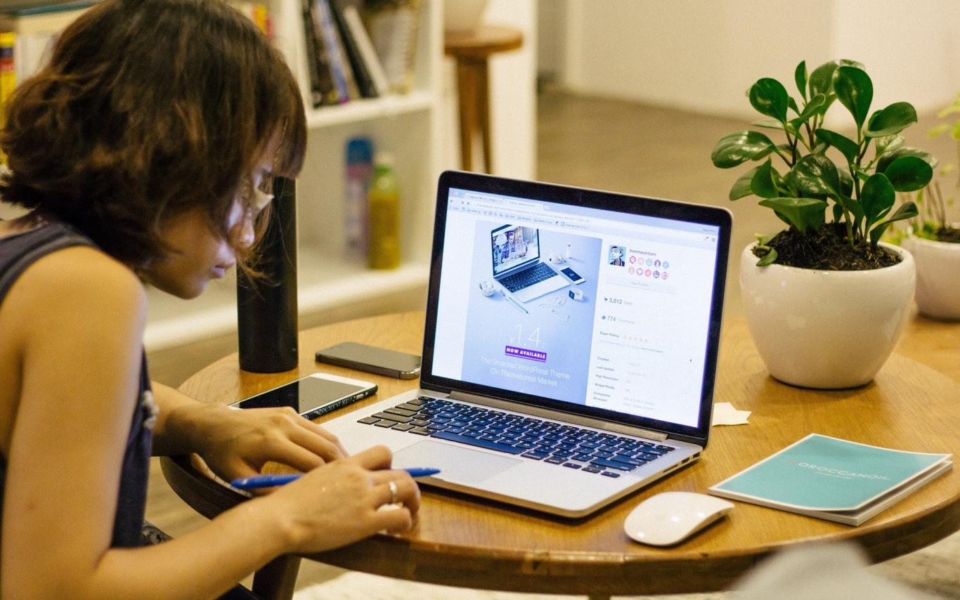 Student in front of a laptop