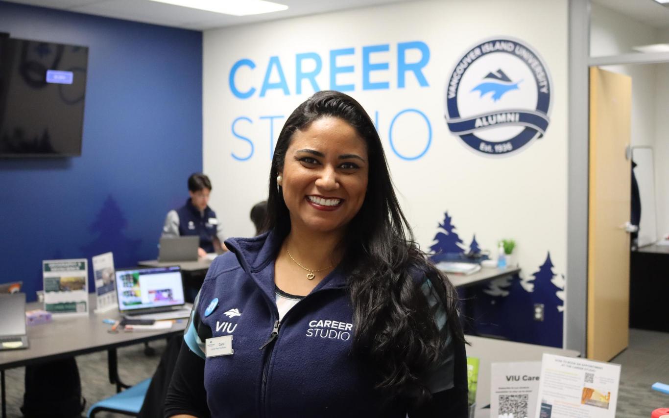 carol Seabra smiling at the camera