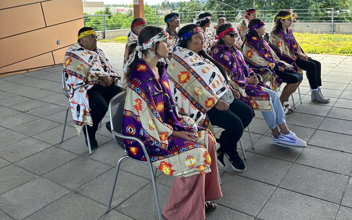 Students sit blanketed at VIU Cowichan